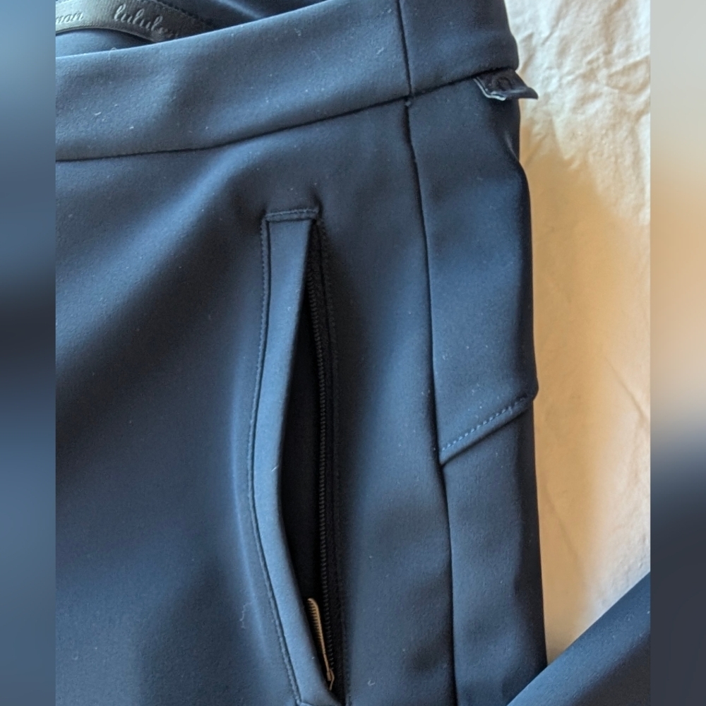 Lululemon On The Move Pant *Lightweight True Navy 💙 color Size 8 Inseam 27" - Picture 12 of 15